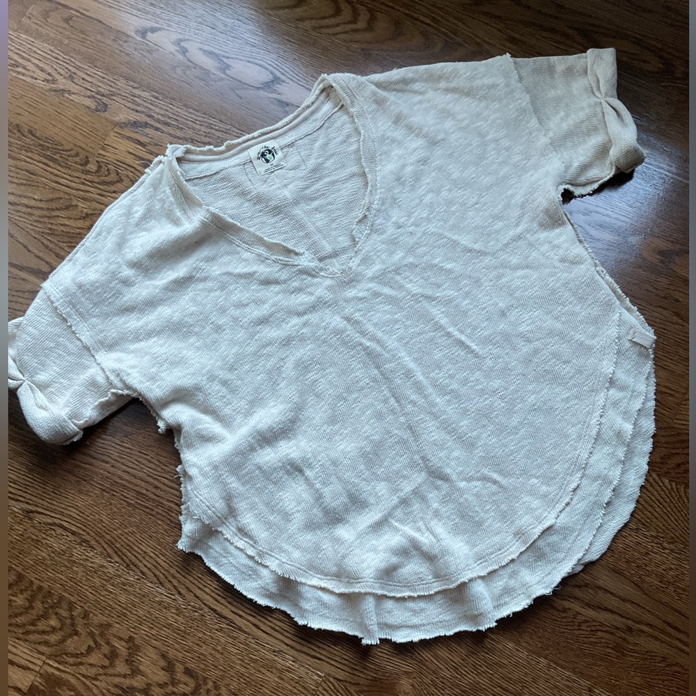 We The Free Asymmetrical Short Sleeve T-Shirt
Excellent condition